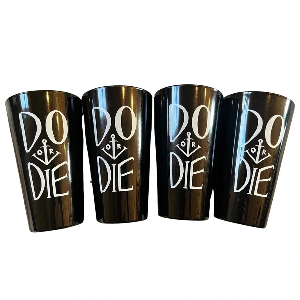 UO (4) Do Or Die Anchor Glasses